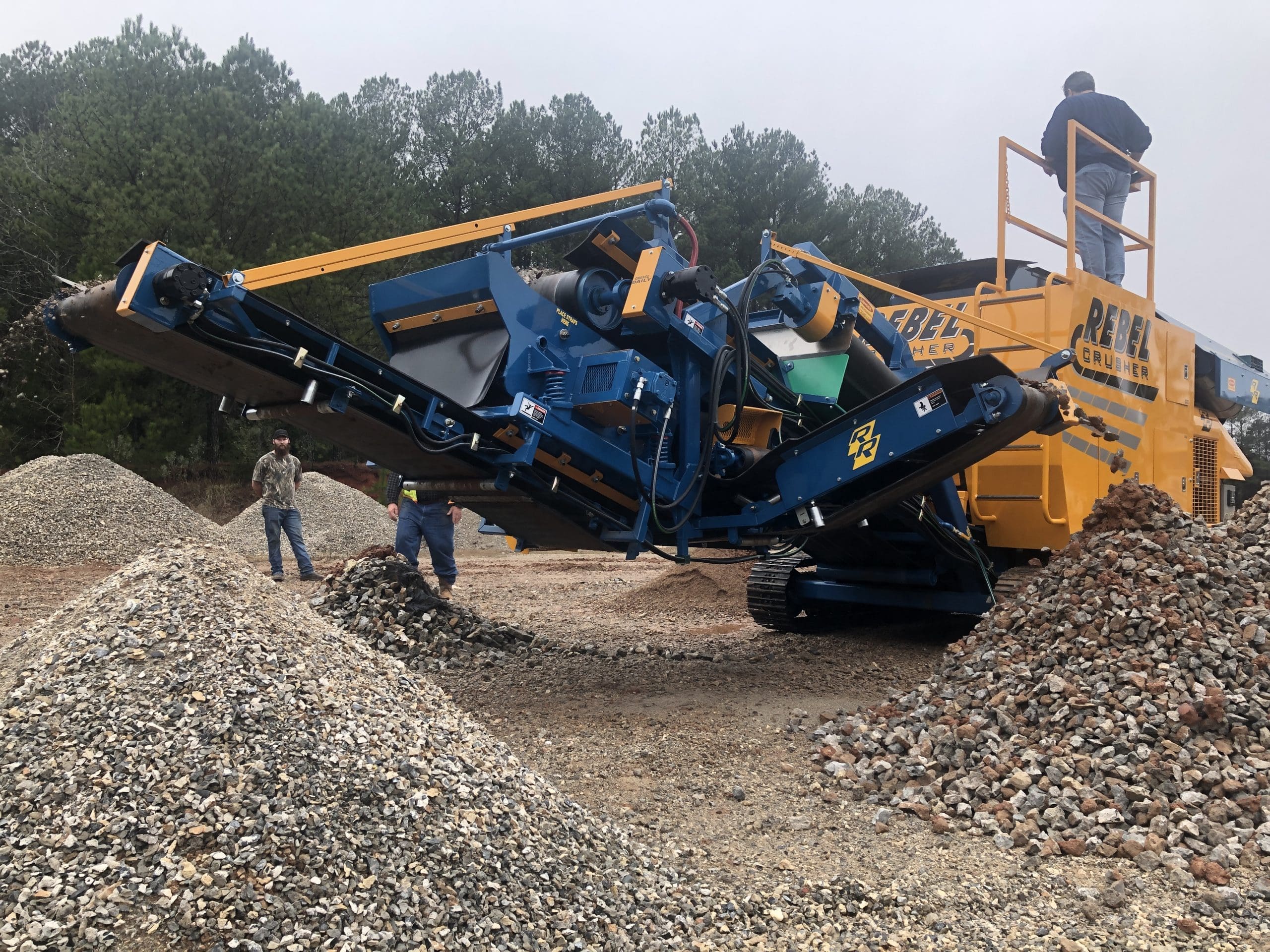 Read more about the article Crushing Concrete with Rebar: How-To Guide and Safety Tips
